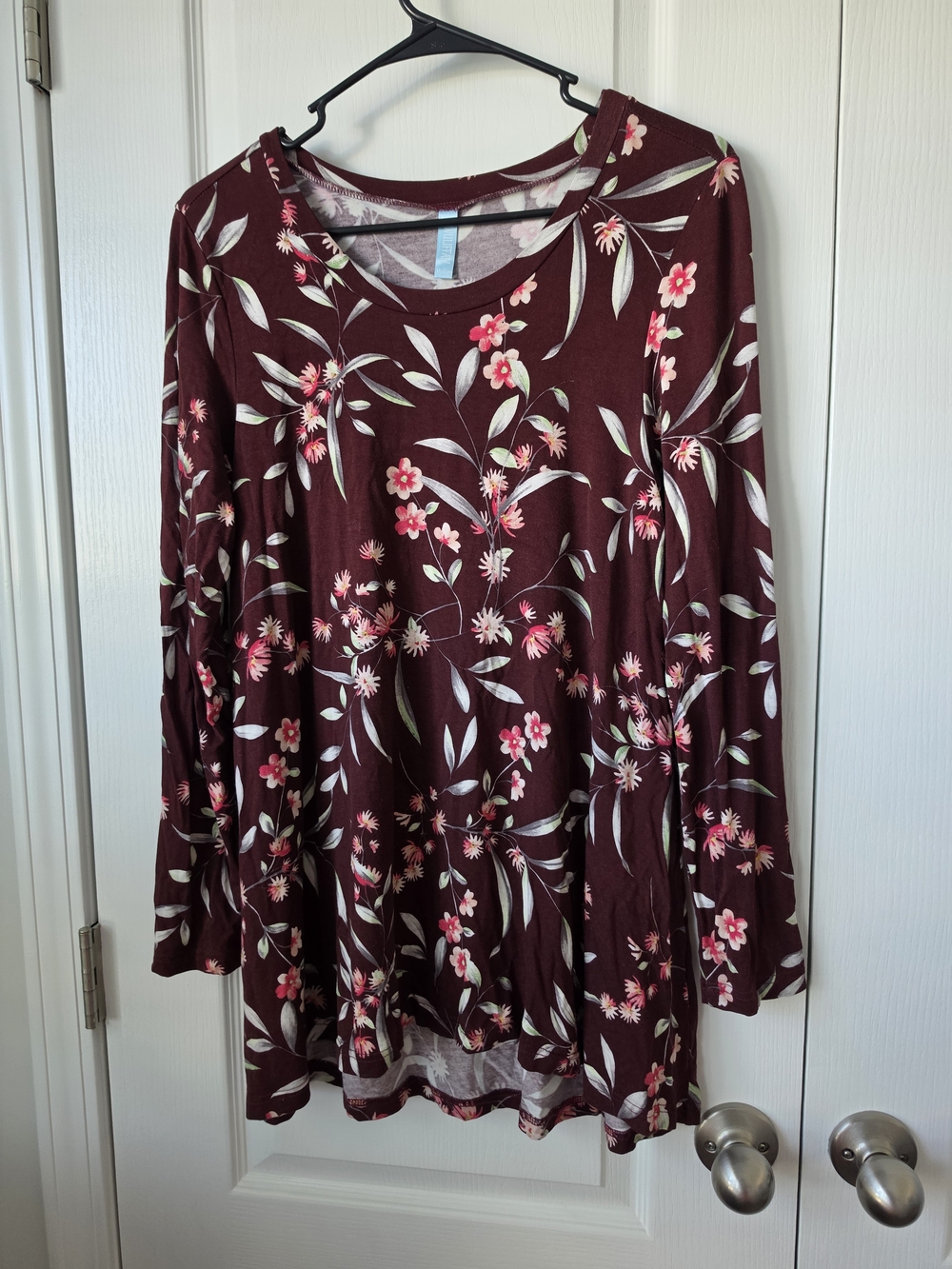 Women’s Long Sleeve Floral Tunic Top - Burgundy Pink